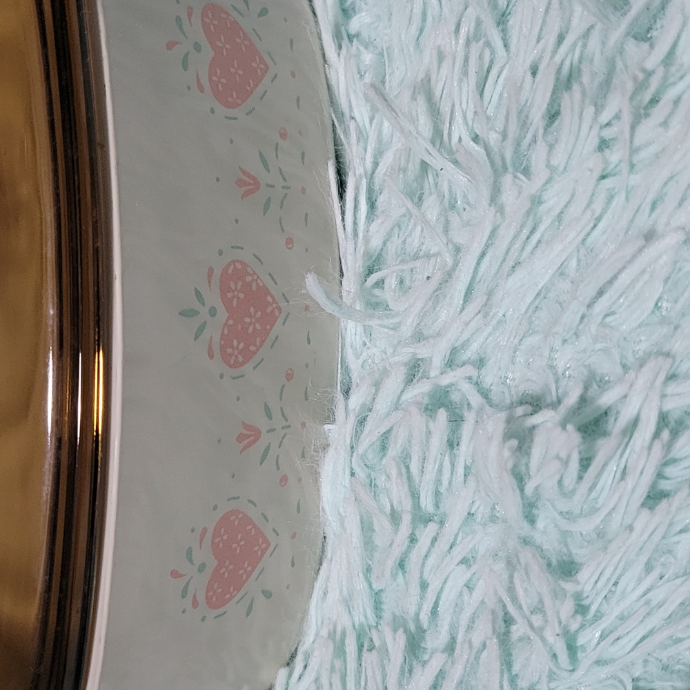 Heart Patterned Glass Lid Container - Picture 16 of 16